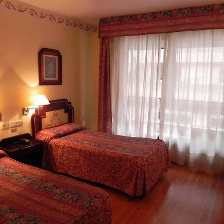 Ana Maria 3* غرناطة