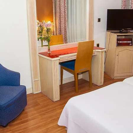 فندق Ana Maria 3*