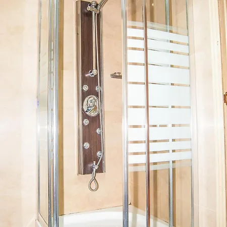 Ana Maria غرناطة