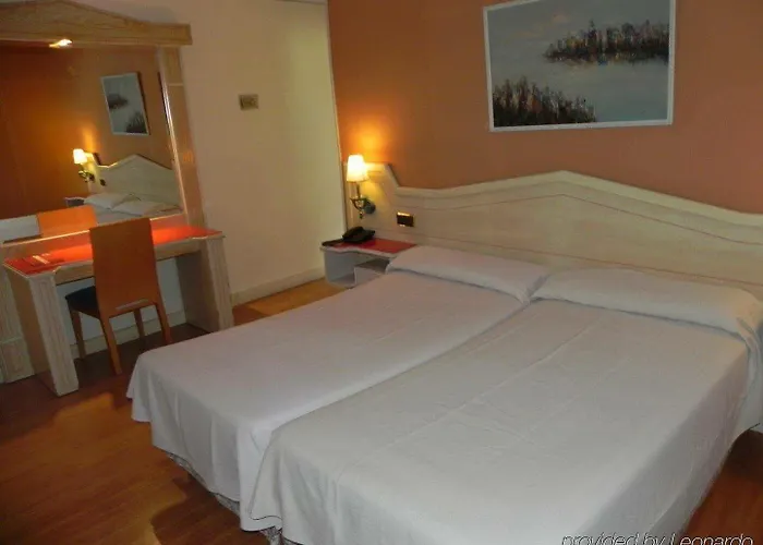 Ana Maria מלון 3*