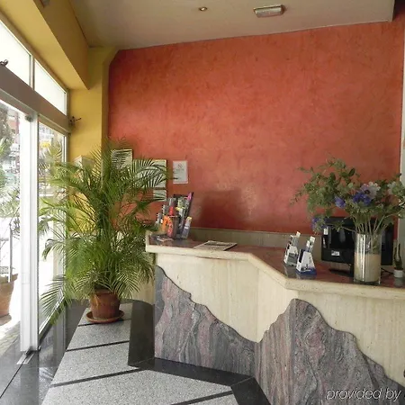 Hotel Ana María 3*