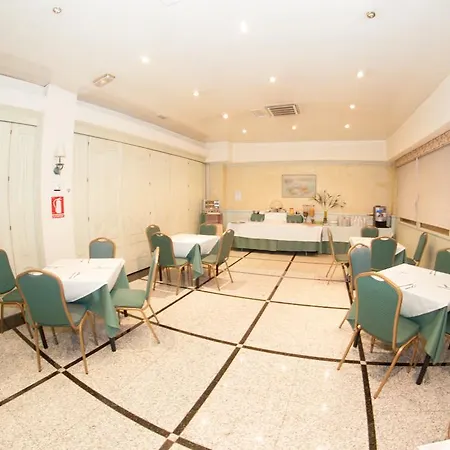Hotel Ana María 3*